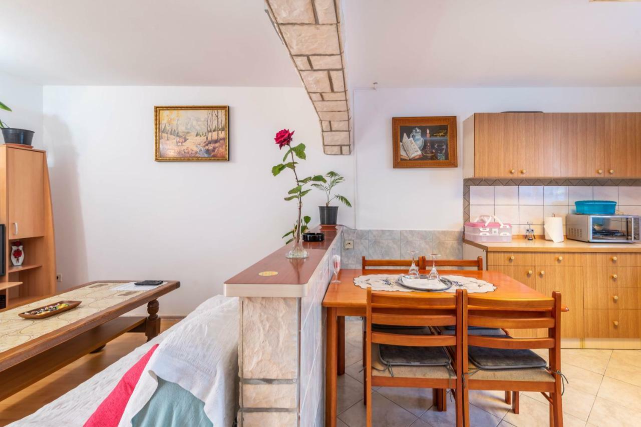 Nostress Apartment Pula Ngoại thất bức ảnh