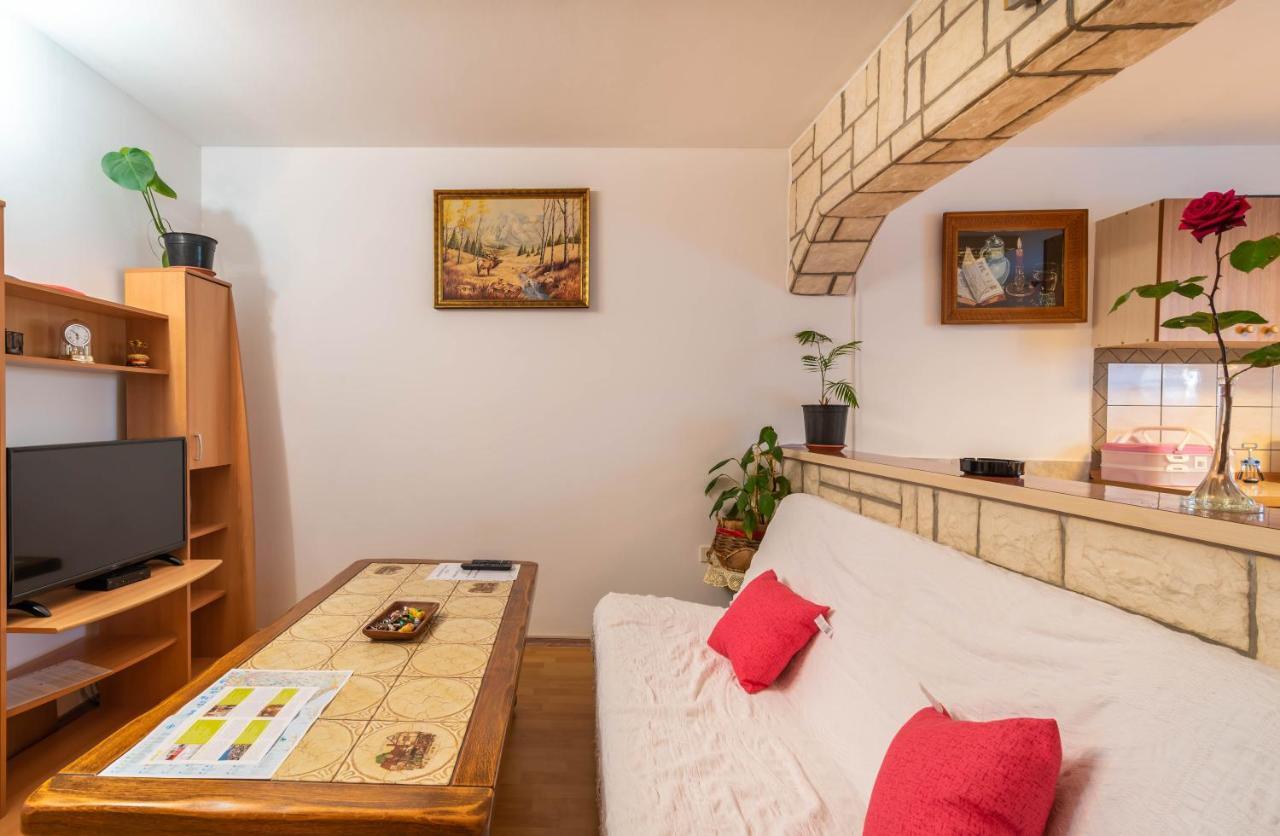 Nostress Apartment Pula Ngoại thất bức ảnh